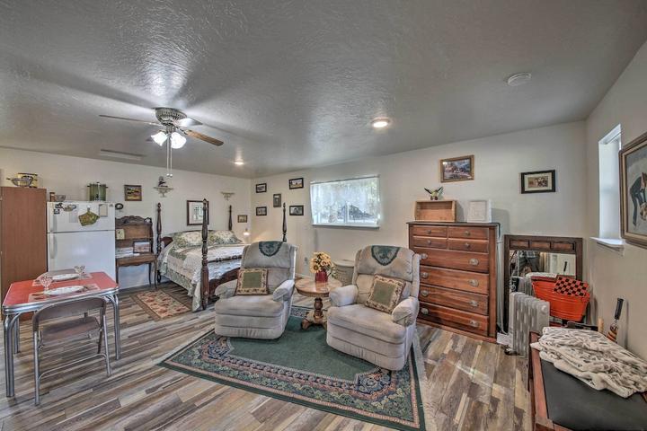 Pet Friendly Libby Cottage with Mountain Views