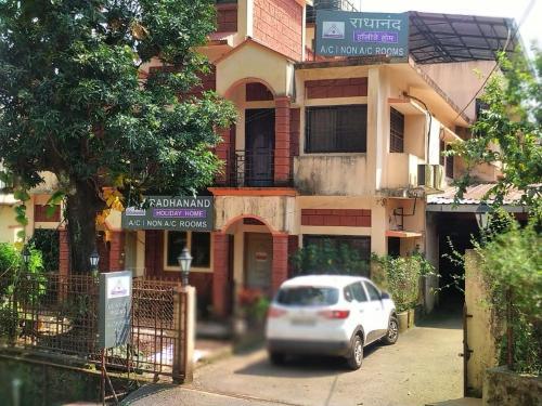 Pet Friendly Radhanand Holiday Home