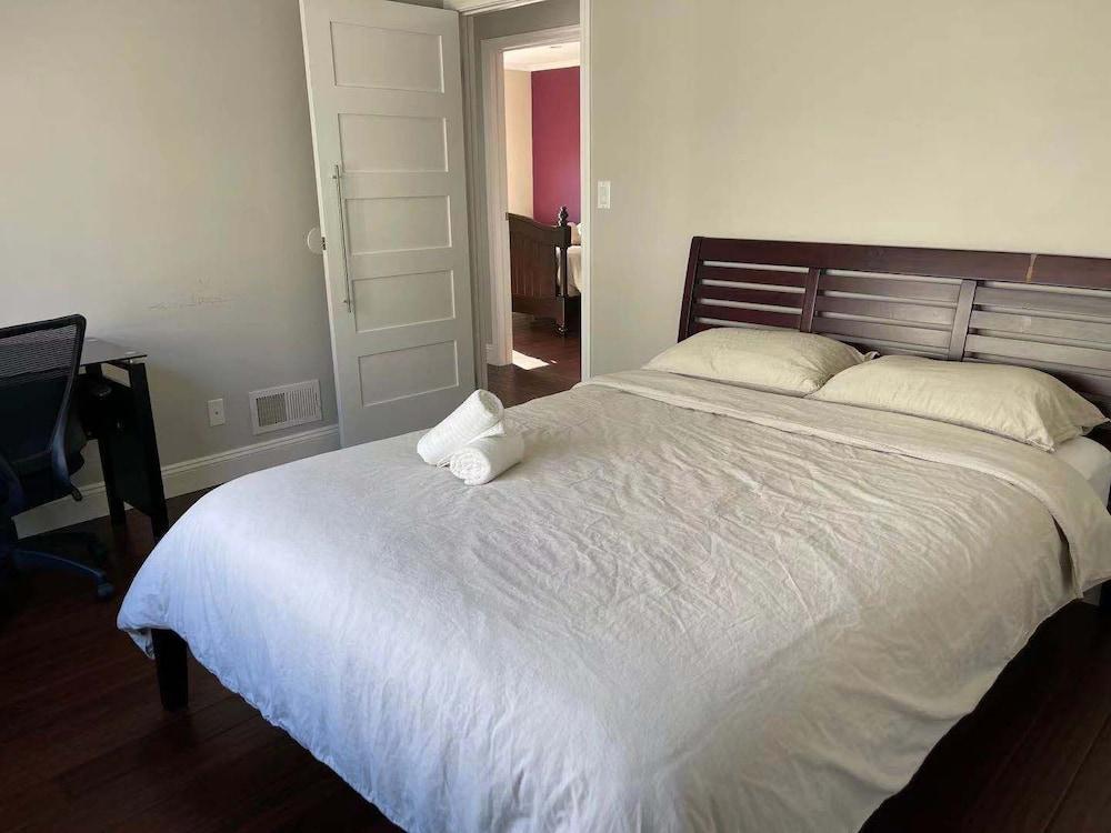 Beautiful 3/2 Home Near SFO Pet Policy