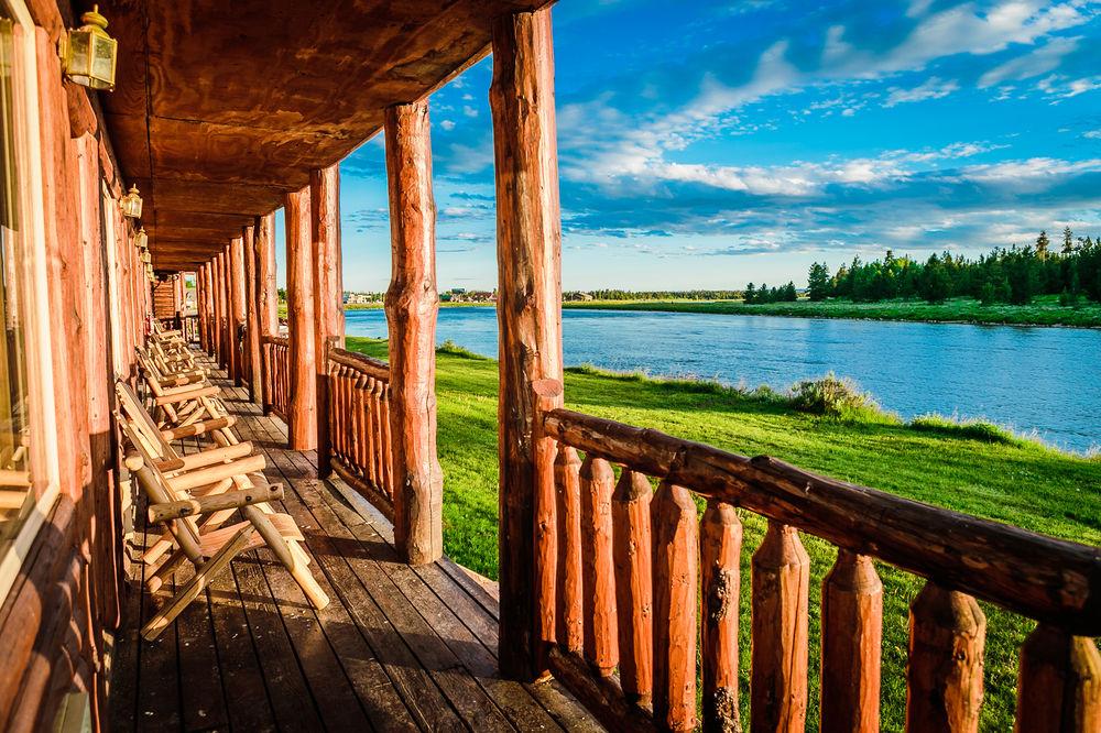Pet Friendly Hotels In Island Park Id Bringfido