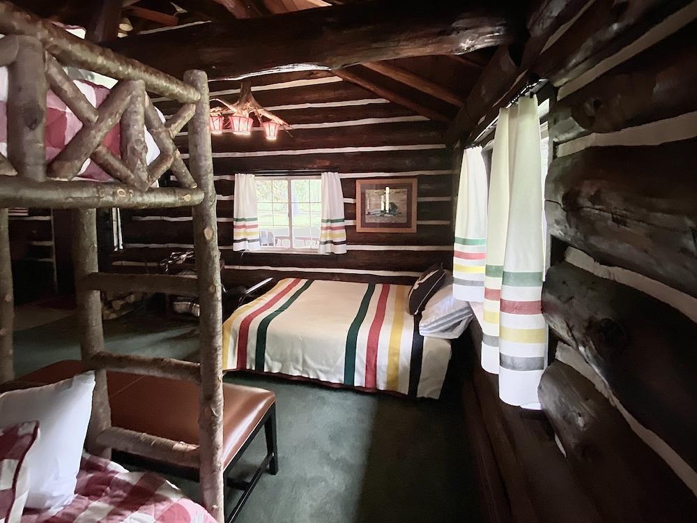 Pet Friendly Vacation Rentals in Traverse City, MI - BringFido