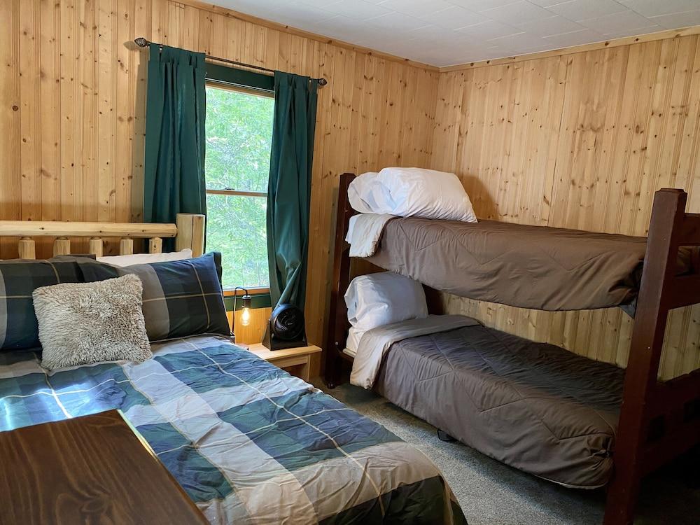 Pet Friendly North Country Cabin