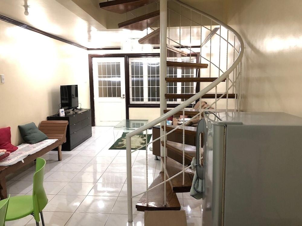 Pet Friendly 3BR Towhnouse in Tagaytay