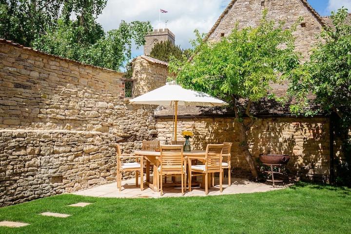 Pet Friendly Priory Cottage