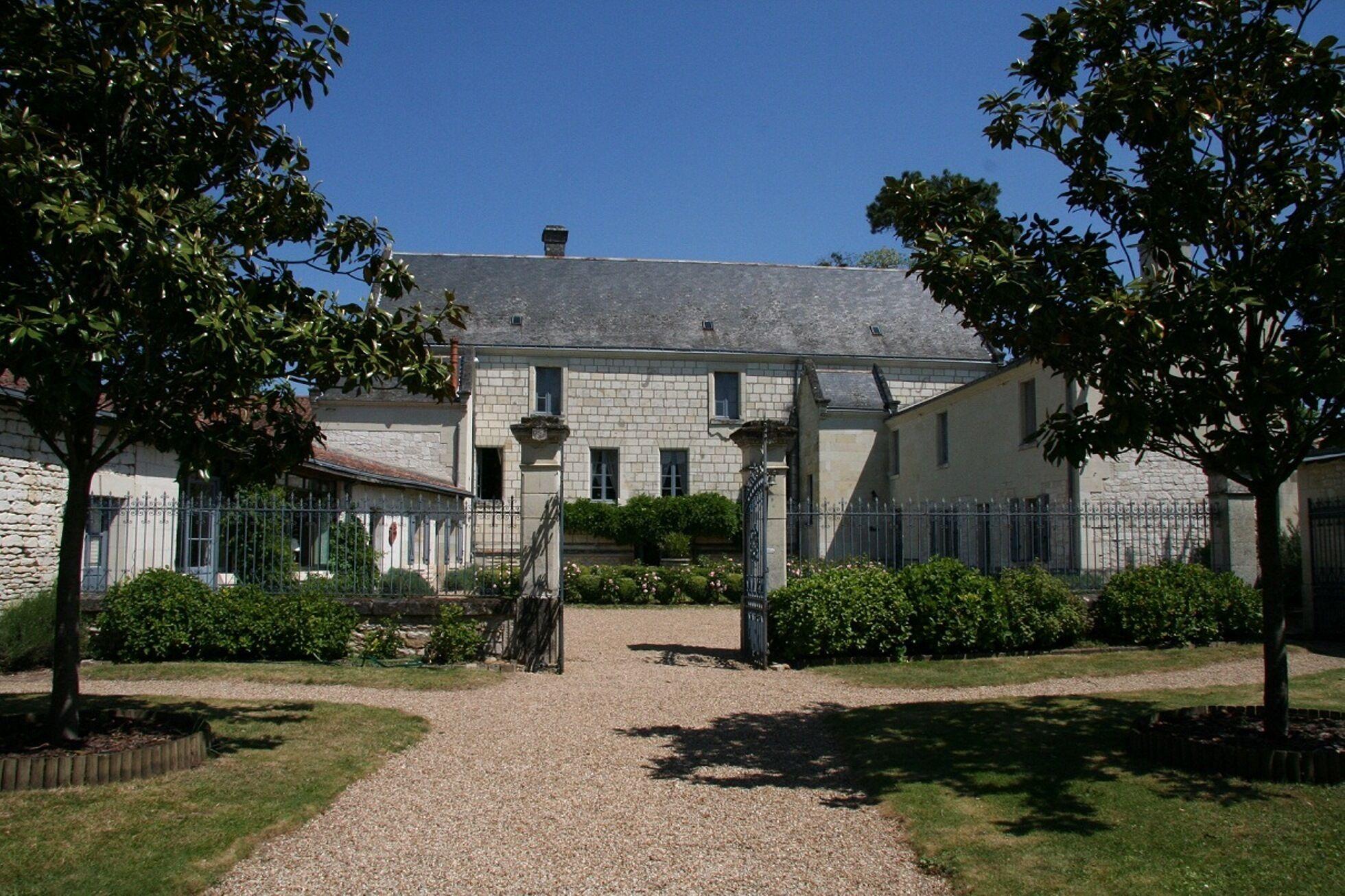 Pet Friendly 4/4 Chateau with Swimming Pool
