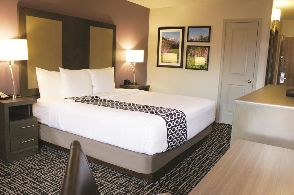 La Quinta Inn Suites Glenwood Springs Pet Policy