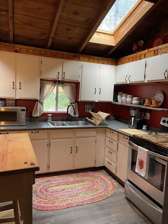 Little Red Cabin in the Woods Pet Policy