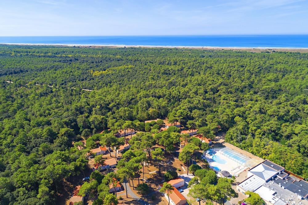 Pet Friendly Village Vacances Azureva Ile d'Oléron