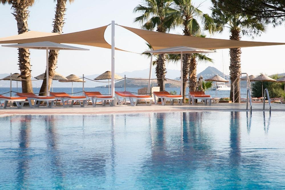 Bodrum Sea Side Beach Club Hotel Pet Policy