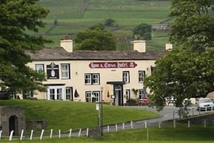 Pet Friendly The Rose and Crown Hotel