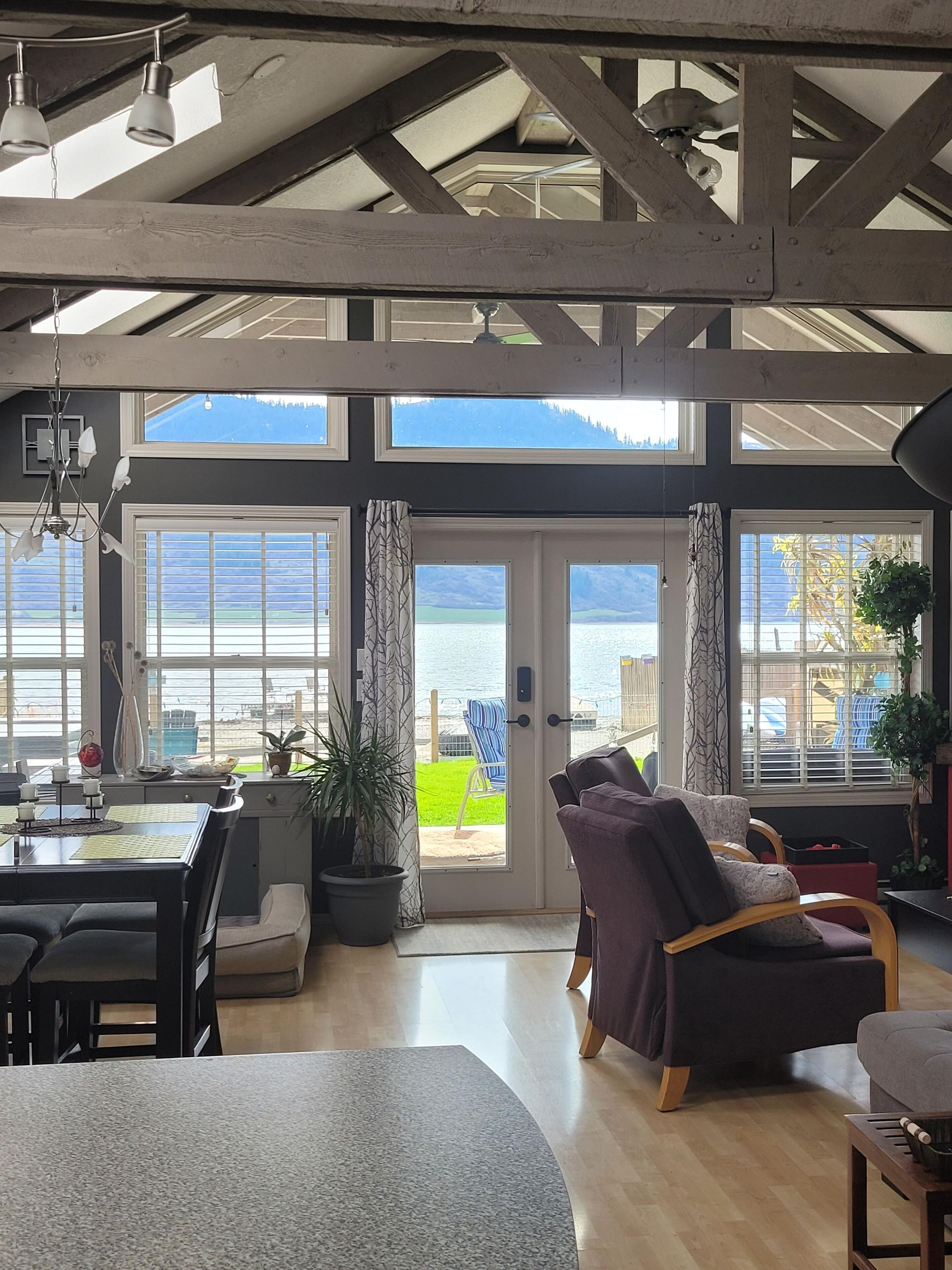 2BR Vernon Home With Fenced Yard & Hot Tub Pet Policy