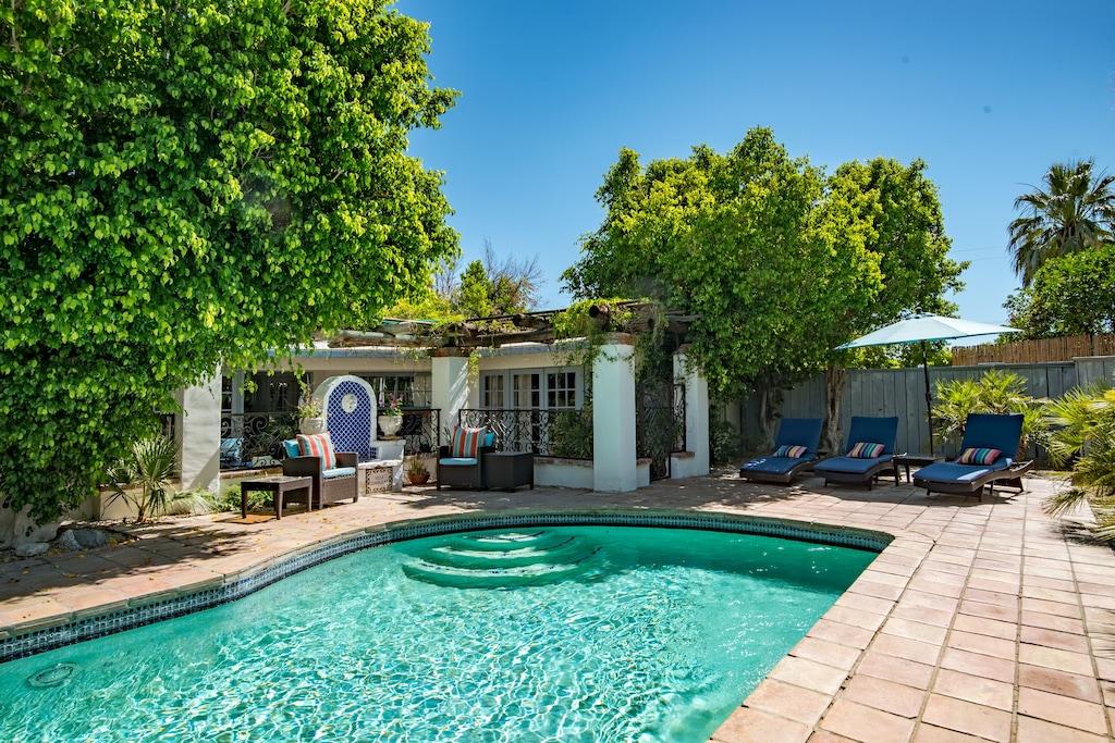 3/2 Enchanting Oasis in South Palm Desert Pet Policy