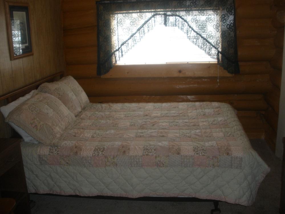 Loon Lodge Pet Policy