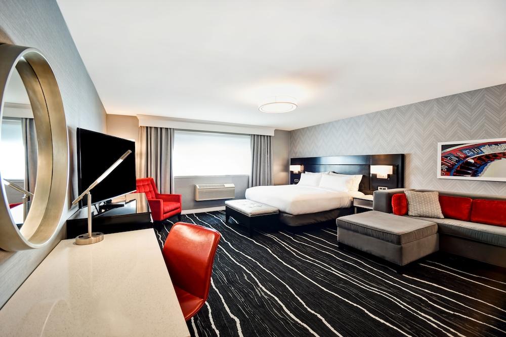 DoubleTree by Hilton Deadwood at Cadillac Jack's Pet Policy