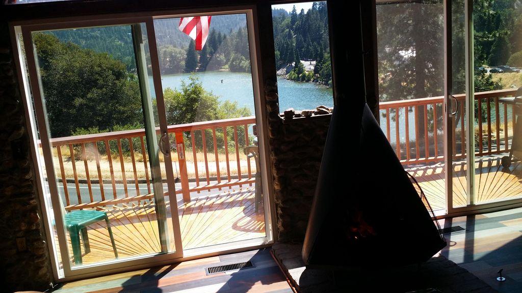 The Lake Gregory Peck House Pet Policy