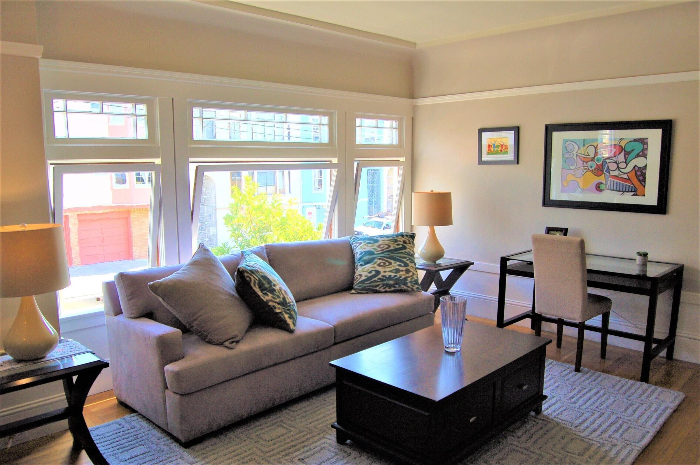 Charming Full Floor Flat Near Ocean & City Pet Policy