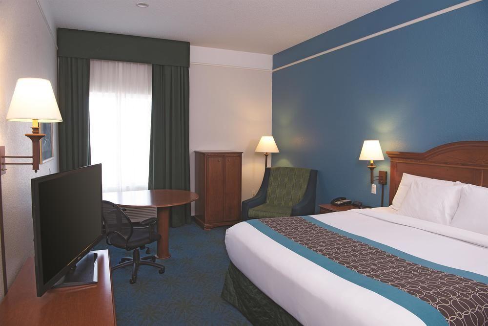 La Quinta Inn Suites Rapid City Pet Policy - 