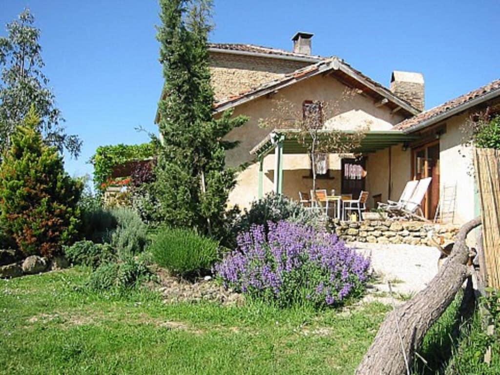 Pet Friendly Lovely Gite in Old Farmhouse with Great Pool