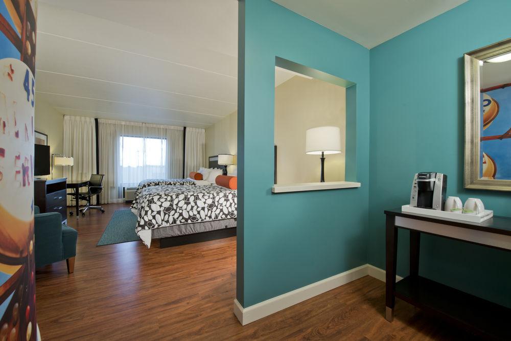 Hotel Indigo Atlanta Airport College Park Pet Policy