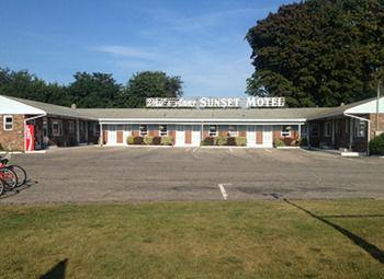 Pet Friendly Phil & Anns Sunset Motel