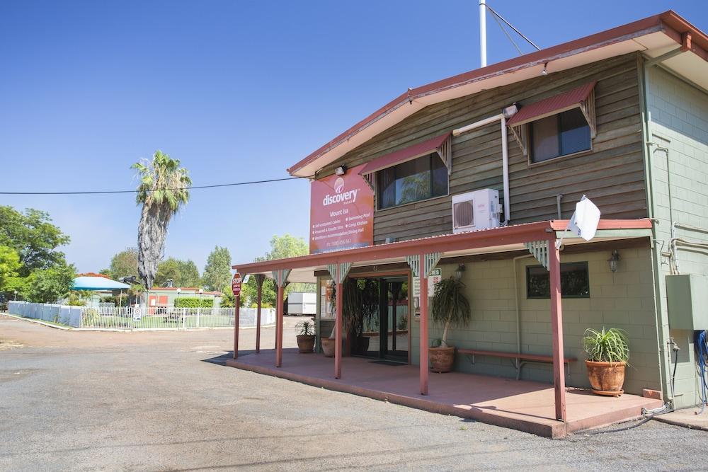 Pet Friendly Discovery Holiday Parks - Mount Isa