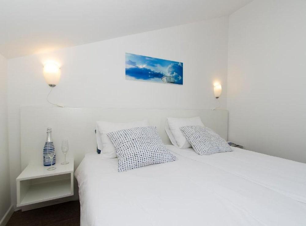 Pet Friendly Apartments Villa Olea