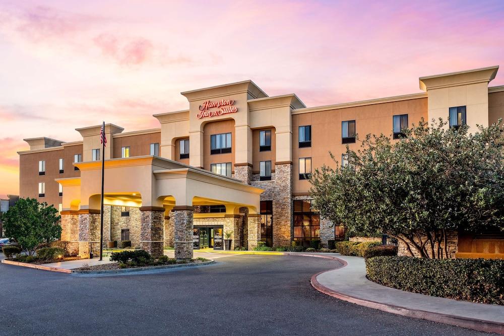 Pet Friendly Hampton Inn & Suites Sacramento-Elk Grove Laguna I-5