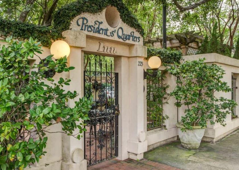 The Presidents' Quarters Inn Pet Policy