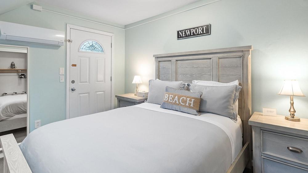 Downtown Newport Penthouse on Thames Street Pet Policy