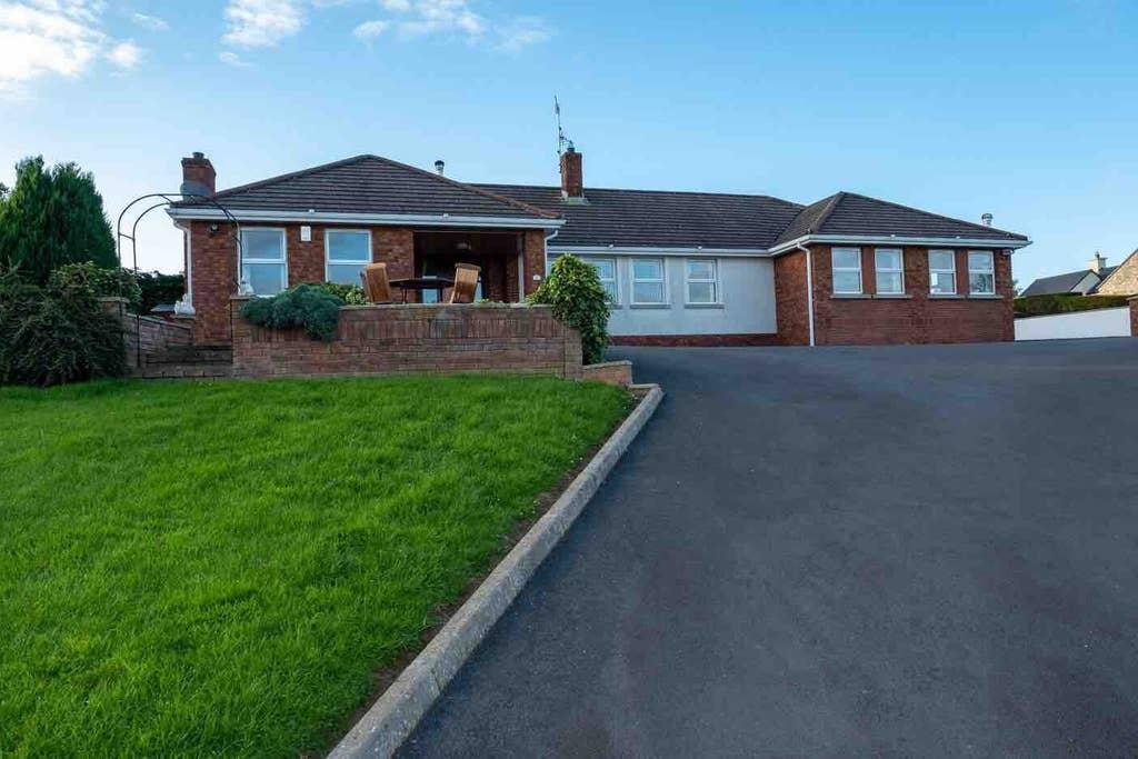 Dromore Airbnb Rentals Pet Policy