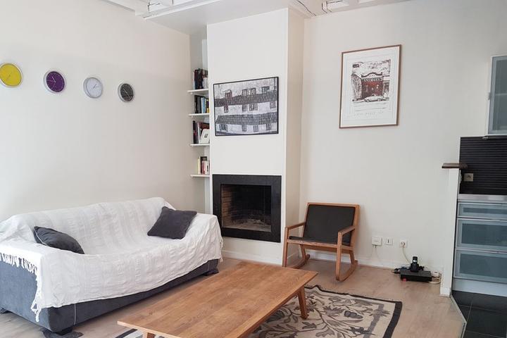 Pet Friendly Quiet & Bright Apartment on the Inner Courtyard