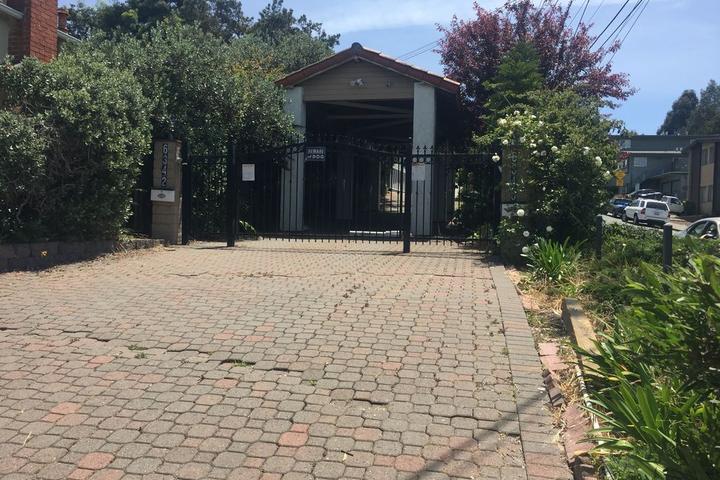 Pet Friendly Gated Fenced Like a Mansion