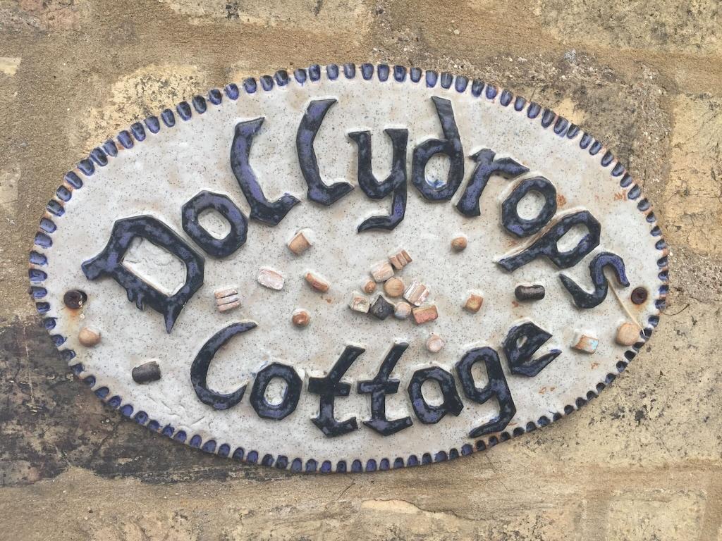 Pet Friendly Dollydrops Cottage 