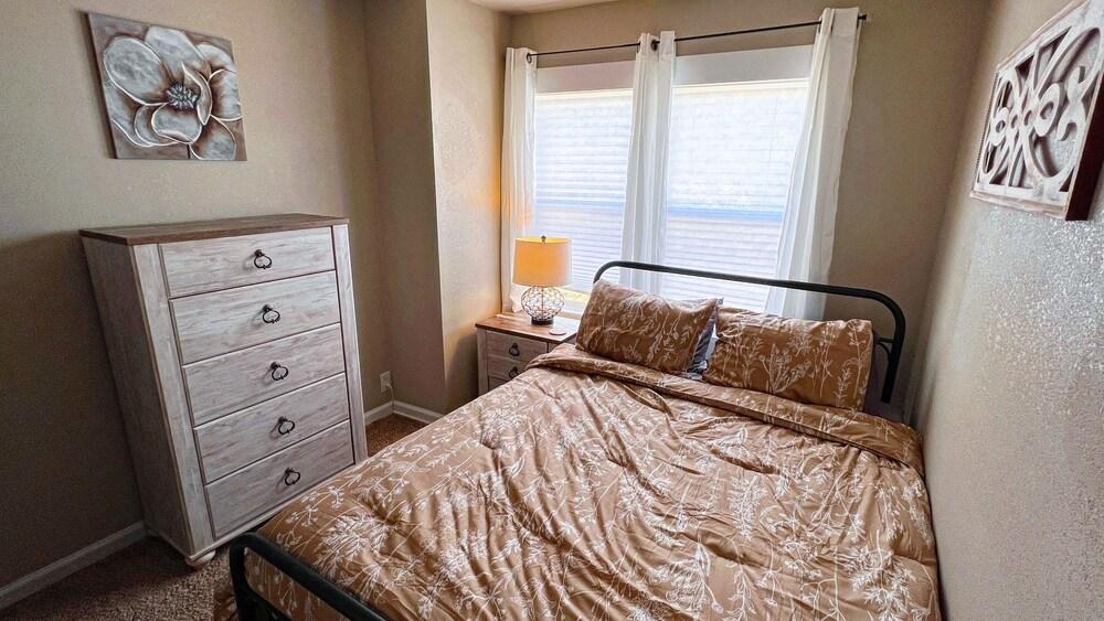 5Bedroom House in Rapid City Pet Policy