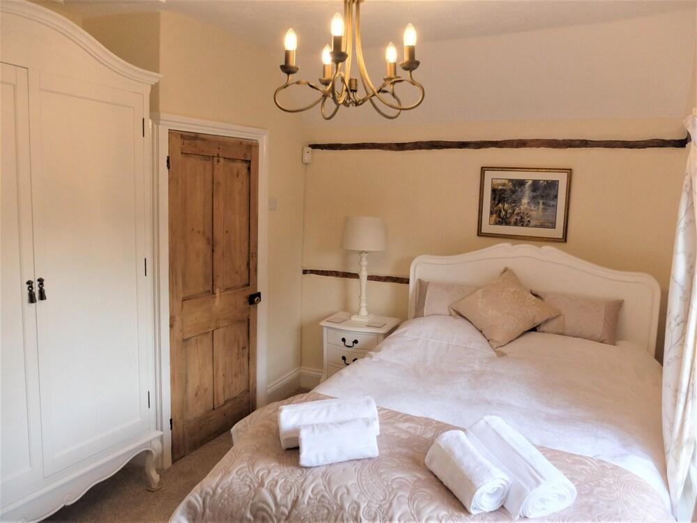 Pet Friendly Hartley Wintney