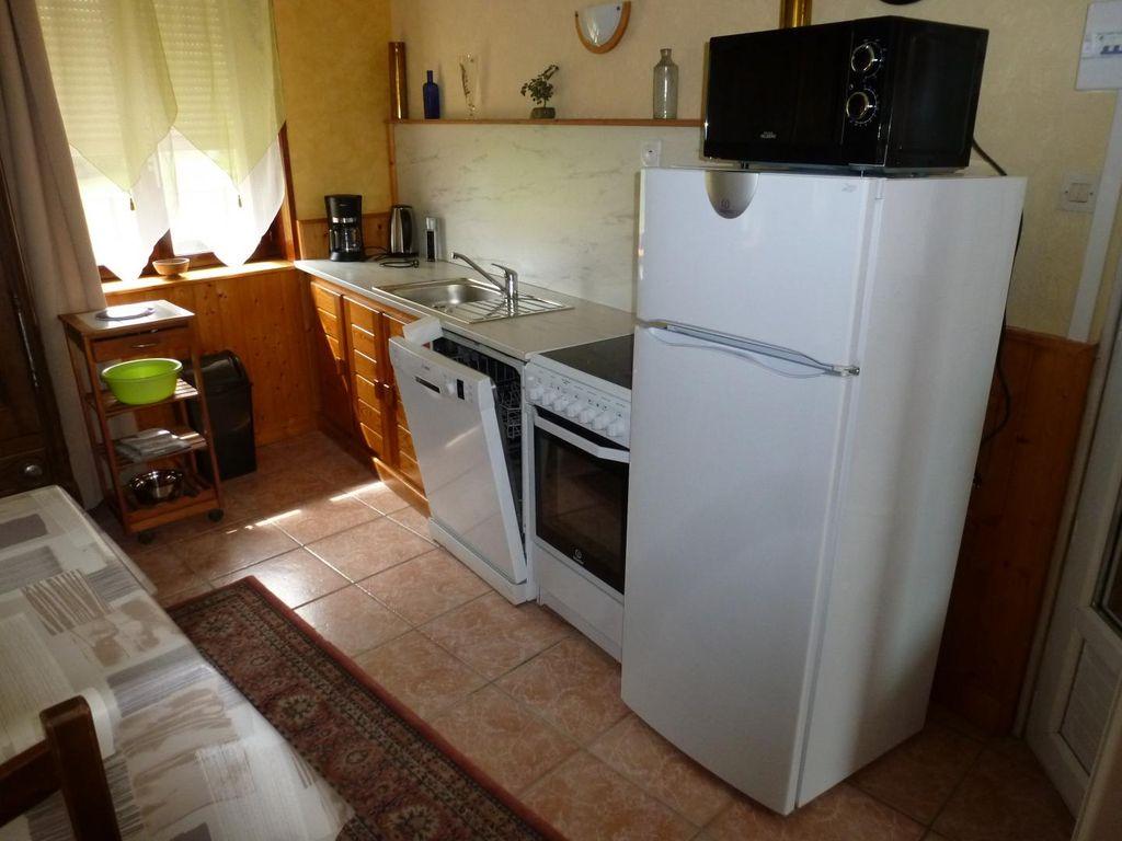 Pet Friendly 2-Bedroom House Feif in Calais