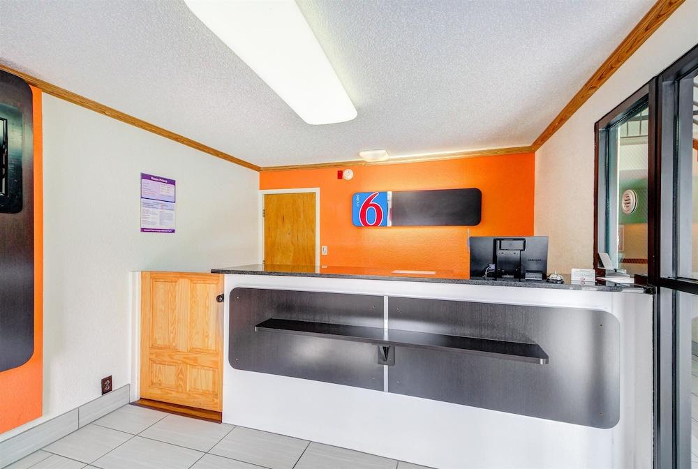 Motel 6 Wichita KS Pet Policy