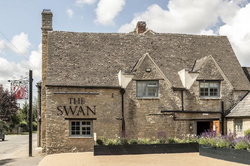 Pet Friendly The Swan Inn