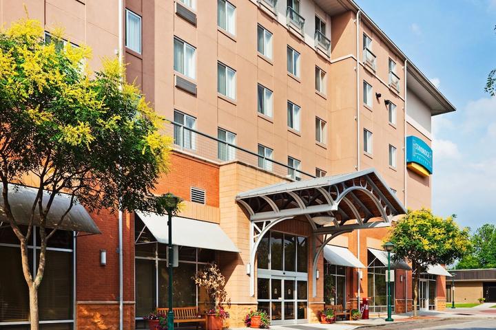 Pet Friendly Staybridge Suites Chattanooga Downtown - Convention Center an IHG Hotel