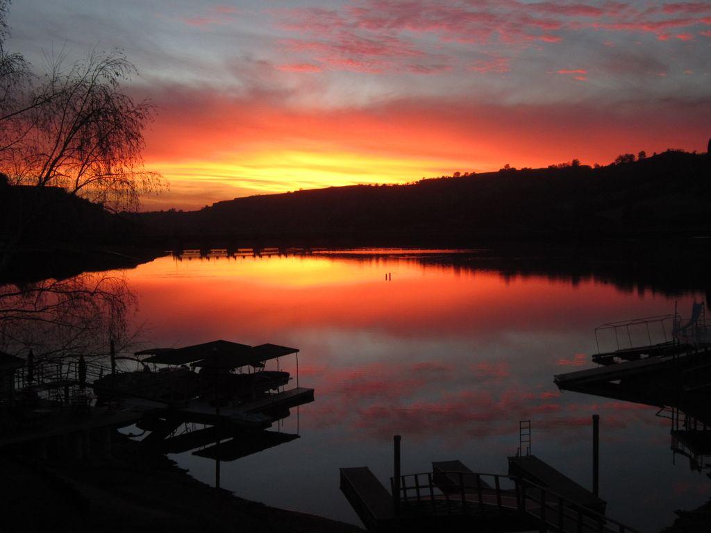 Pet Friendly Vacation Rentals In Lake Tulloch Ca Bringfido