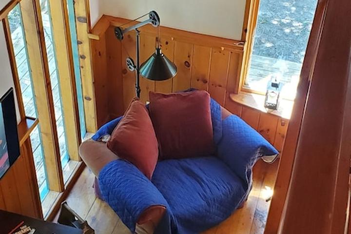 Pet Friendly Cozy Cabin in the Woods with Bunkhouse