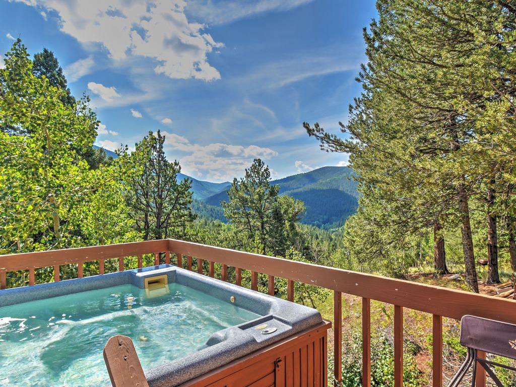 Horseshoe Lodge 2 Bedroom Cabin With Hot Tub And Mountain View Pet