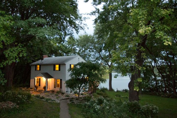 Pet Friendly Lake Elmo Airbnb Rentals