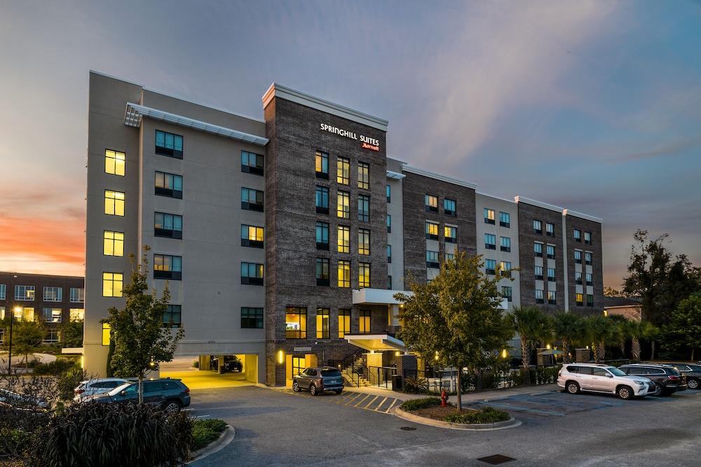 Pet Friendly SpringHill Suites by Marriott Charleston Mount Pleasant