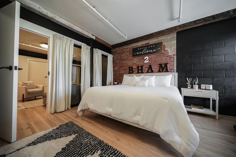 Downtown Executive Suite on Morris Ave Pet Policy