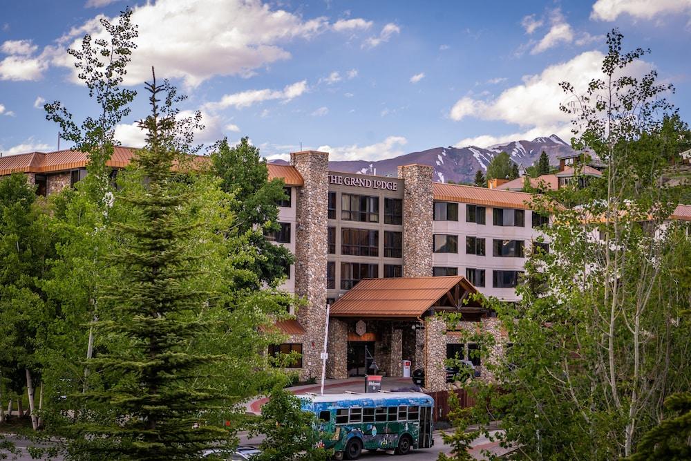 Pet Friendly Grand Lodge Crested Butte