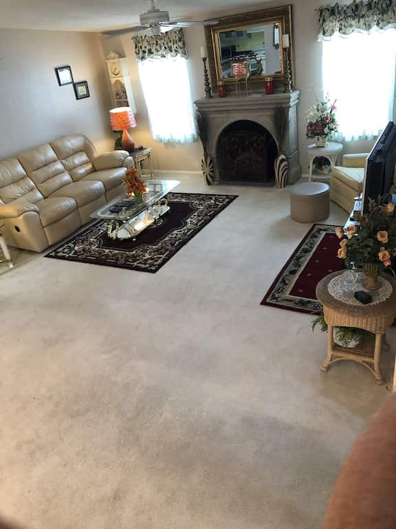 Furnished 2 Bed 2 Bath at the Hamptons Pet Policy