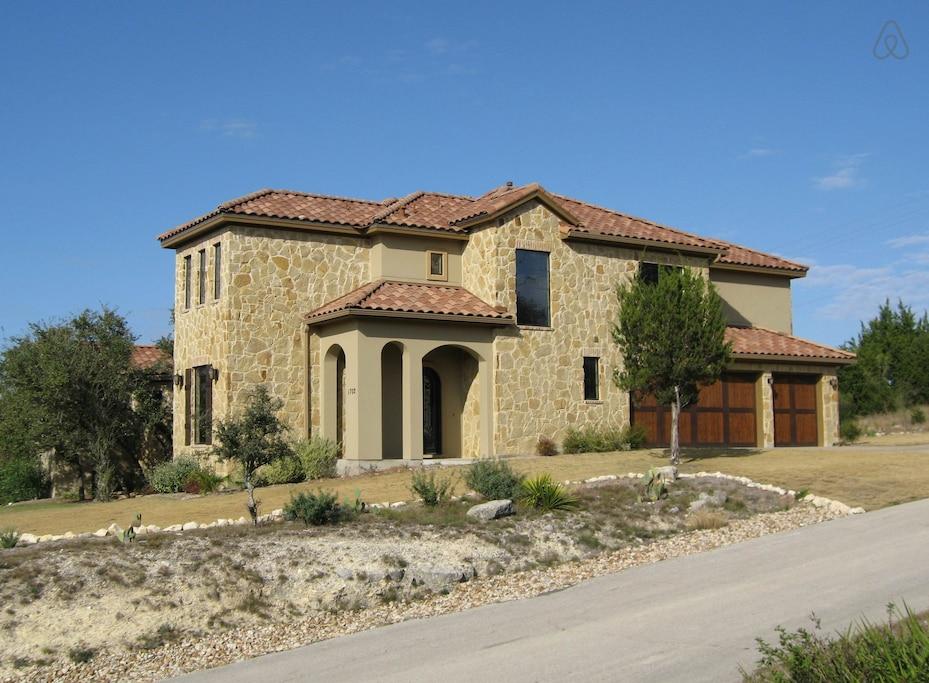 bed and biscuit lakeway