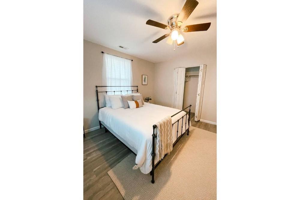 Modern & Cozy 2/1 Concord Escape Pet Policy