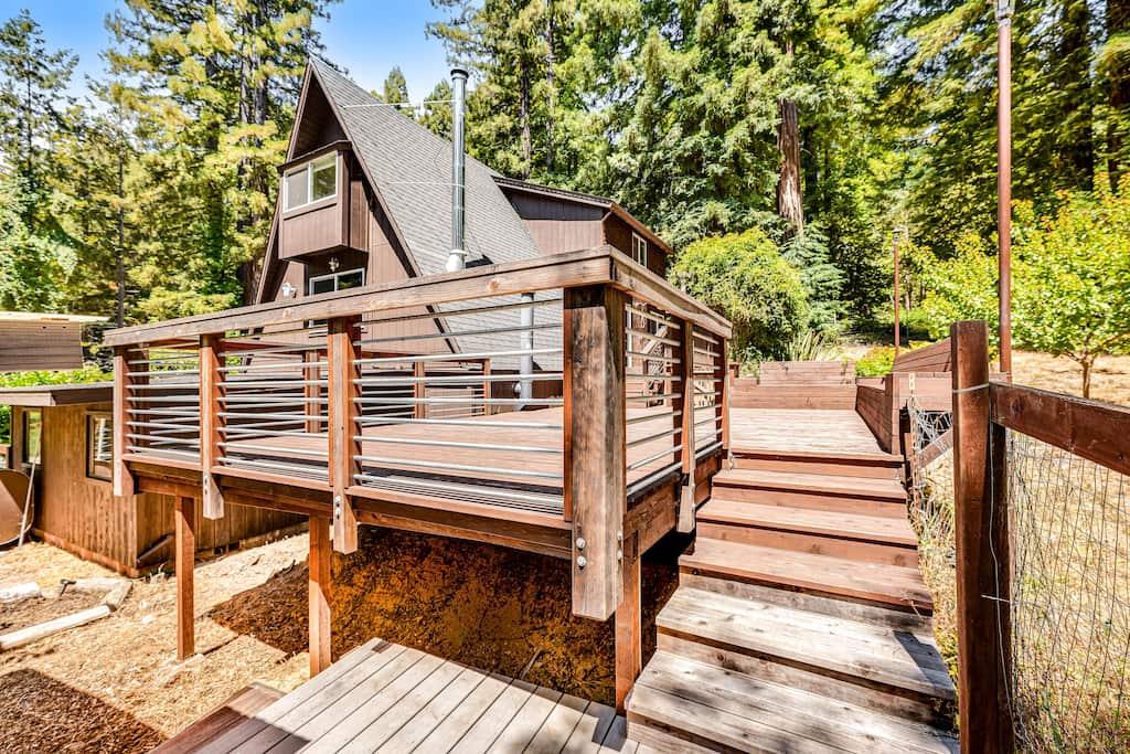 Pet Friendly Enchanting Cabin with Hot Tub